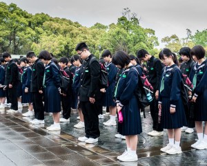 Students Pay Tribute to the Atomic Bomb Dead